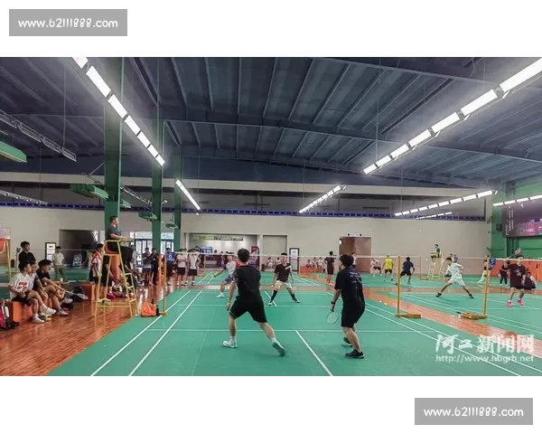 保定市清苑区举办首届 “越来越好杯” 职工羽毛球团体赛 八支队伍同场竞技展风采 保定市清苑区举办首届 “越来越好杯” 职工羽毛球团体赛 八支队伍同场竞技展风采